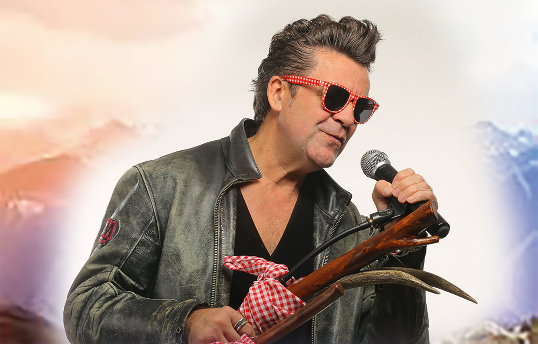 Srecko „Robbie“ Valjak als fulminates „Gabalier“ Promi-Double iMW ebster Brauhaus